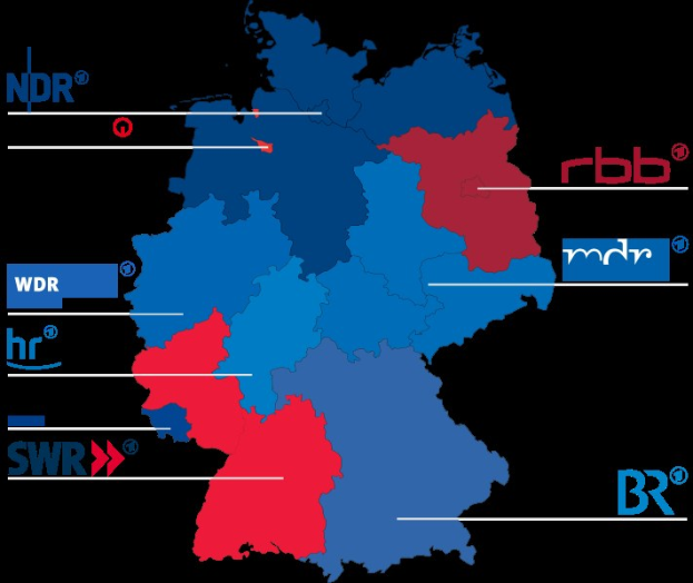 Karte von Deutschland mit in rot und blau hervorgehobenen Bundesländern, die die Wahlergebnisse von 2016 in den Regionen zeigt, einschließlich der Namen der Kandidaten und des Wahldatums.