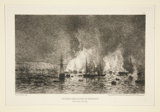 Schwarze und weiße Zeichnung von Booten im Wasser mit Rauch, der aus ihnen aufsteigt, und Text unten.