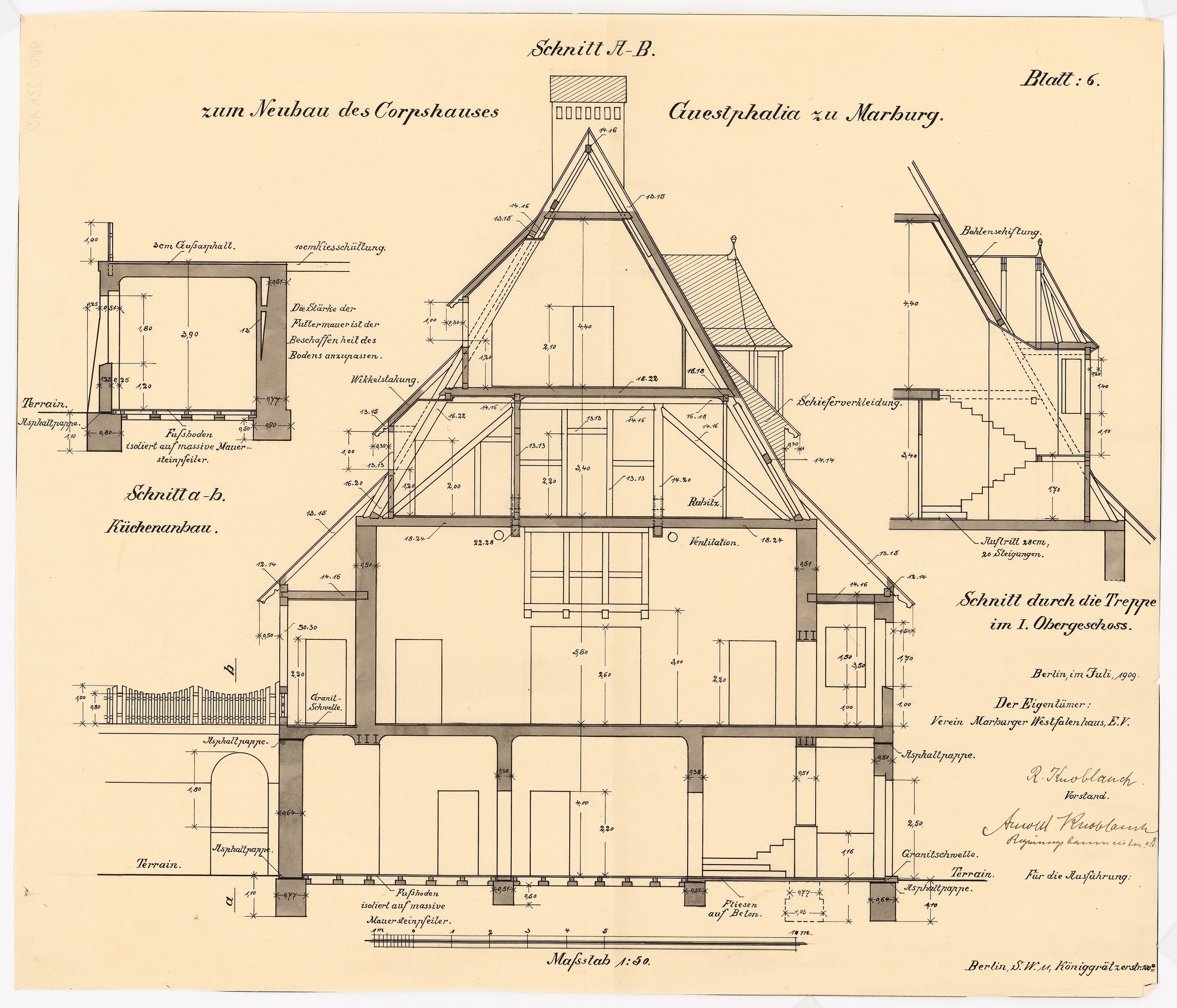 Schwarze und weiße architektonische Zeichnung eines Hauses mit zahlreichen Fenstern und einem Dachfirst, beschriftet als erstes Haus in Deutschland, begleitet von detaillierten Plänen und Text.