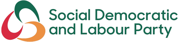 Der Text 'Sozialdemokratische Partei Deutschlands' in fetter schwarzer Schrift, zentriert auf einem weißen Hintergrund mit einem dünnen schwarzen Rand.