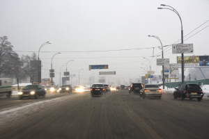 Mehrere Unfälle aufgrund winterlicher Wetterbedingungen - Überprüfungen der Winterreifenpflicht